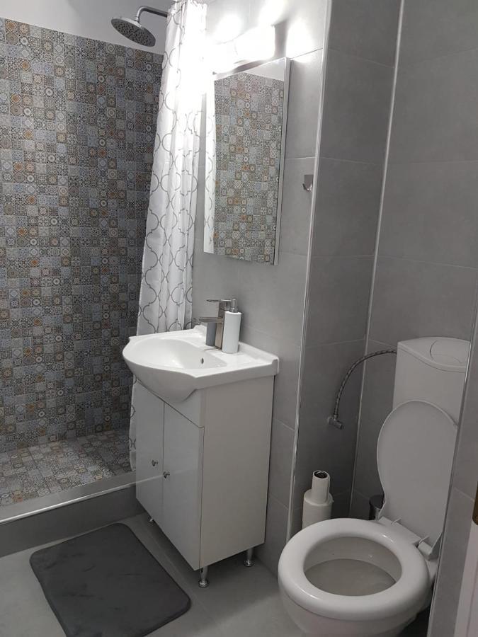 Ana Apartament Ramnicu Valcea Ngoại thất bức ảnh